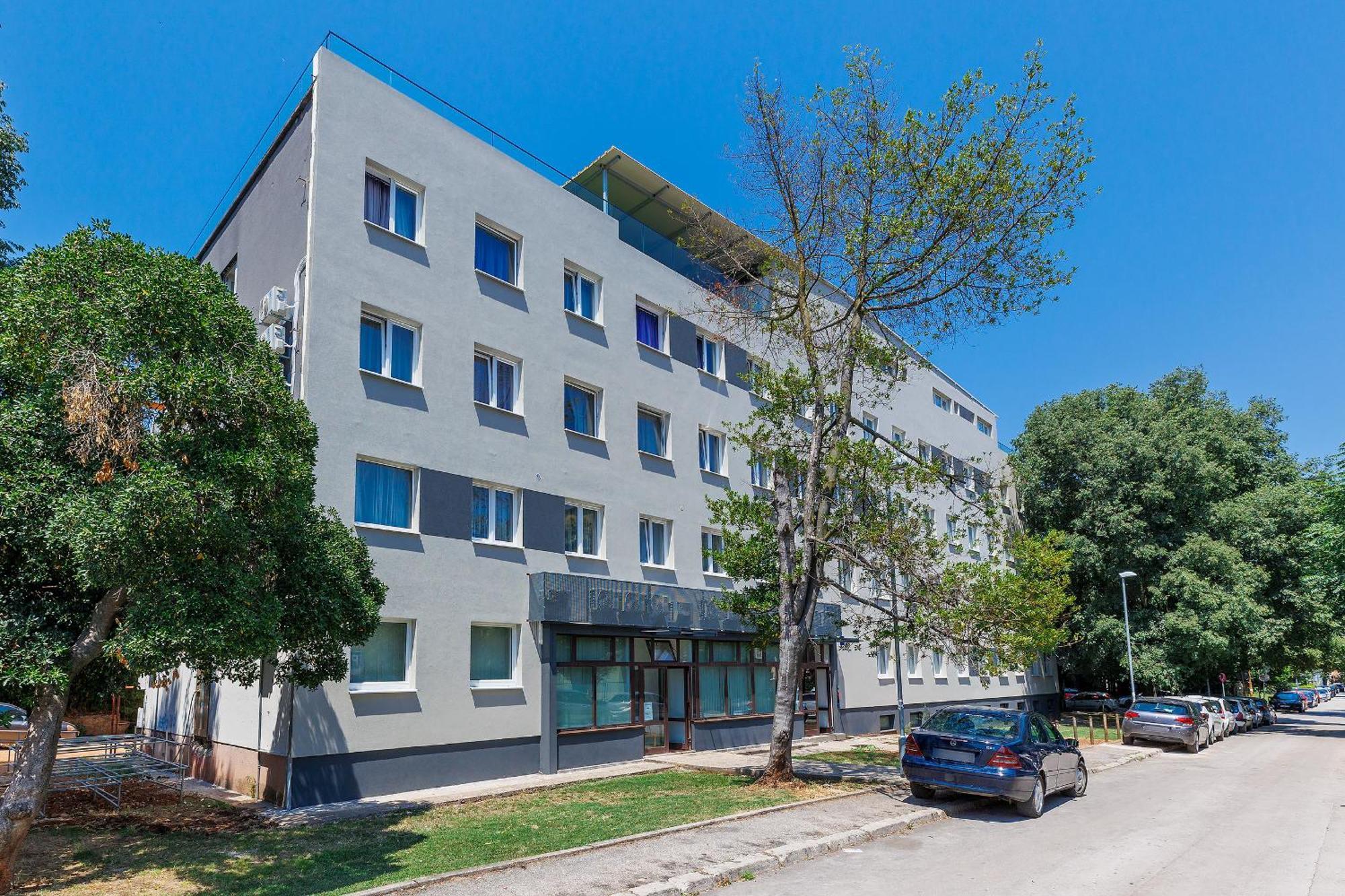 Albergue Monte Zaro Pula Exterior foto